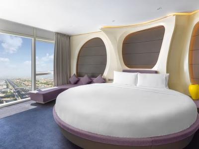 V Dubai, Curio Collection By Hilton