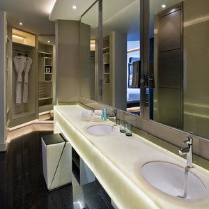 V Dubai, Curio Collection By Hilton 5*